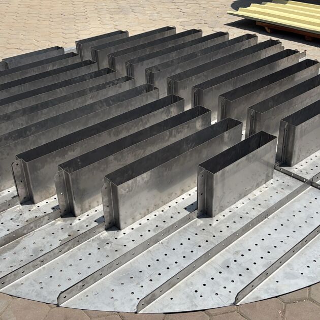 Trough Type Liquid Distributer